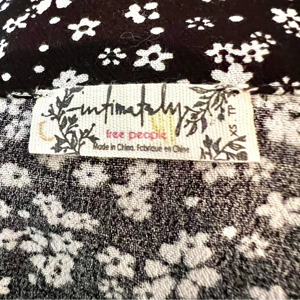 FREE PEOPLE Ditsy Floral Bodysuit dramatical ruffle long sleeves womens XS boho
